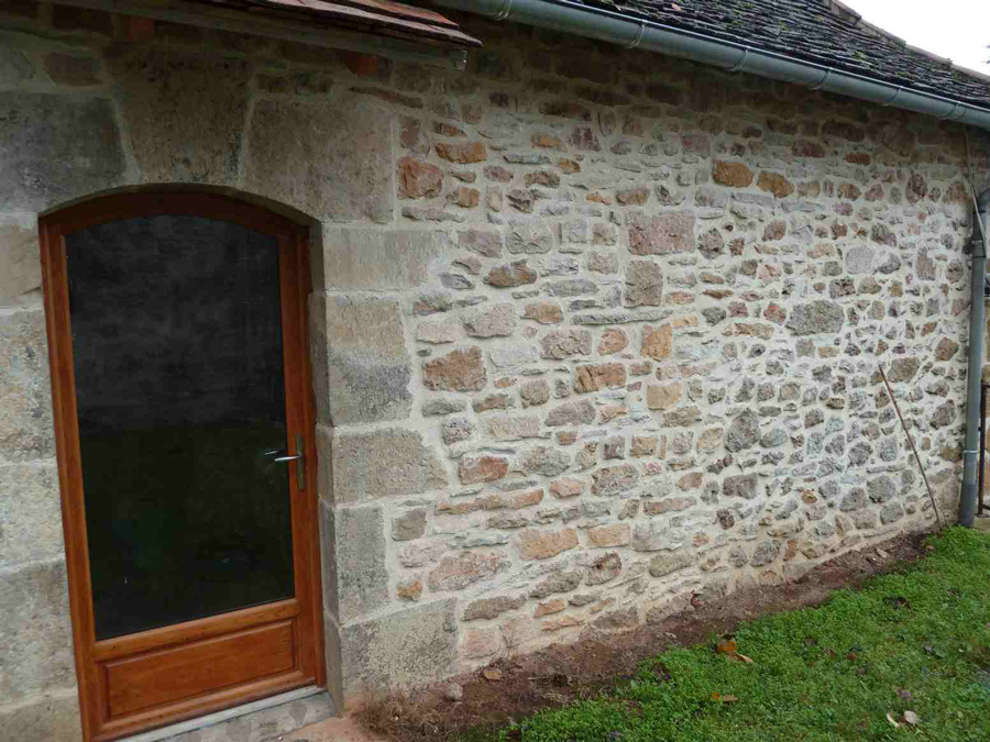 Joint à la chaux, façade en pierre dans la Somme