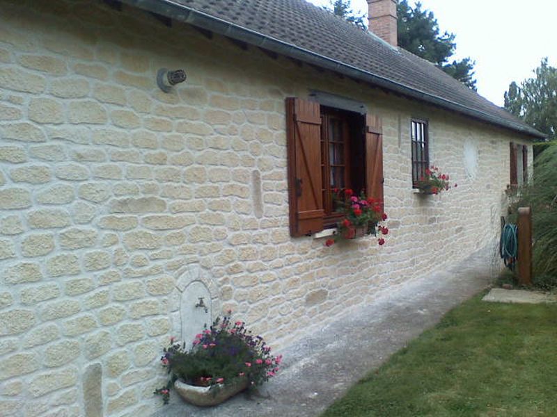 Joint à la chaux, façade en pierre à Domesmont